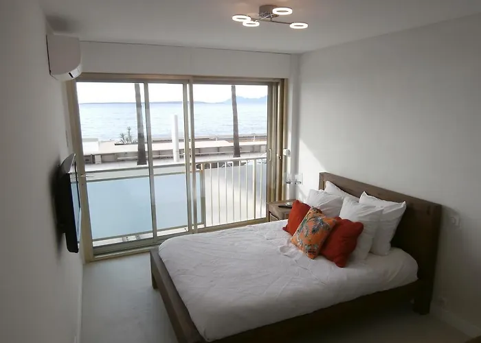 Apartment Iberia Front Sea Juan-les-Pins